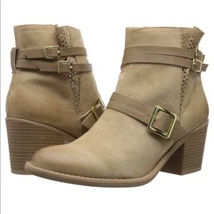 QUPID | TAUPE SUEDE BOOTIES | LIKE NEW